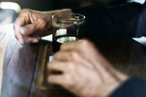 Comportamiento de un alcohólico con su pareja